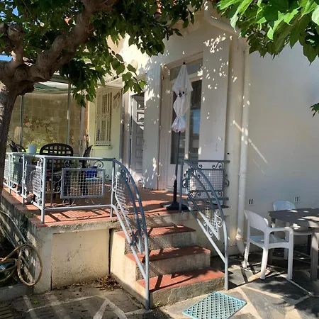 Holiday home Maison Typique Canetoise